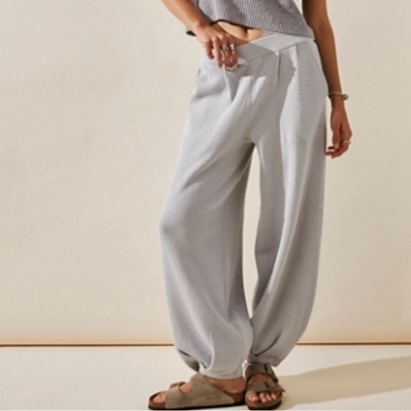 Free People FP Beach Freya Knit Tapered Balloon Pants Dove Gray Grey Size M - Picture 1 of 11
